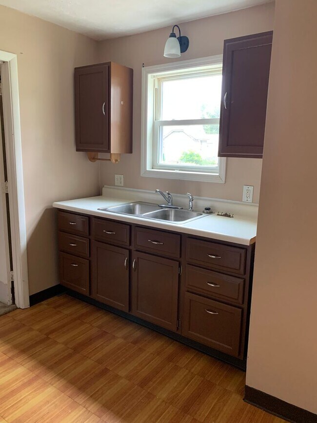 Foto del edificio - 1039 Emerson Ave