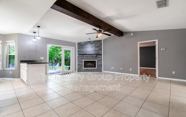 Building Photo - 12565 Long Lake Ct