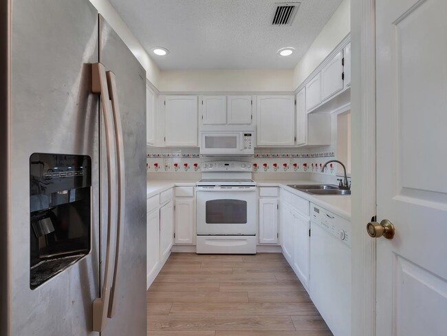 Building Photo - 2715 Blair stone Ln