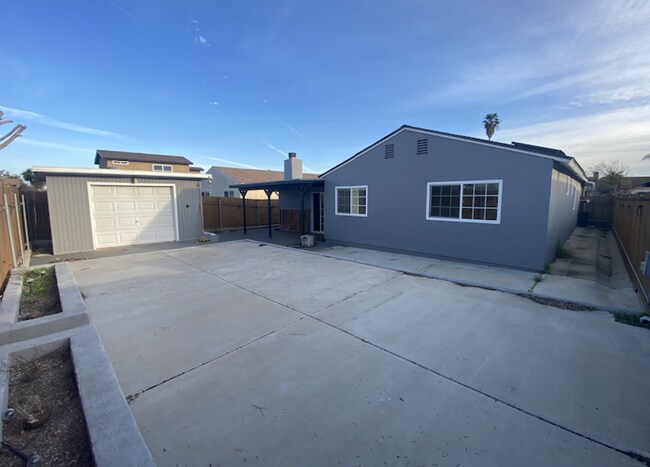 Building Photo - 1810 Thelborn Way