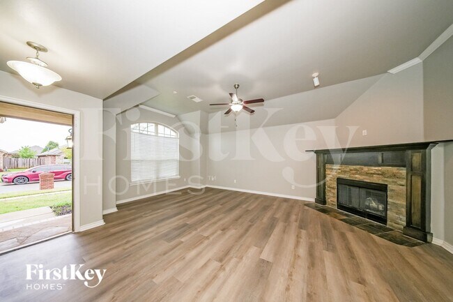 Foto del edificio - 3325 N W 161st St