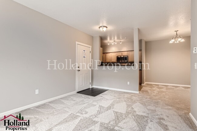 Building Photo - Prime Portland Westside Condo – Available Now