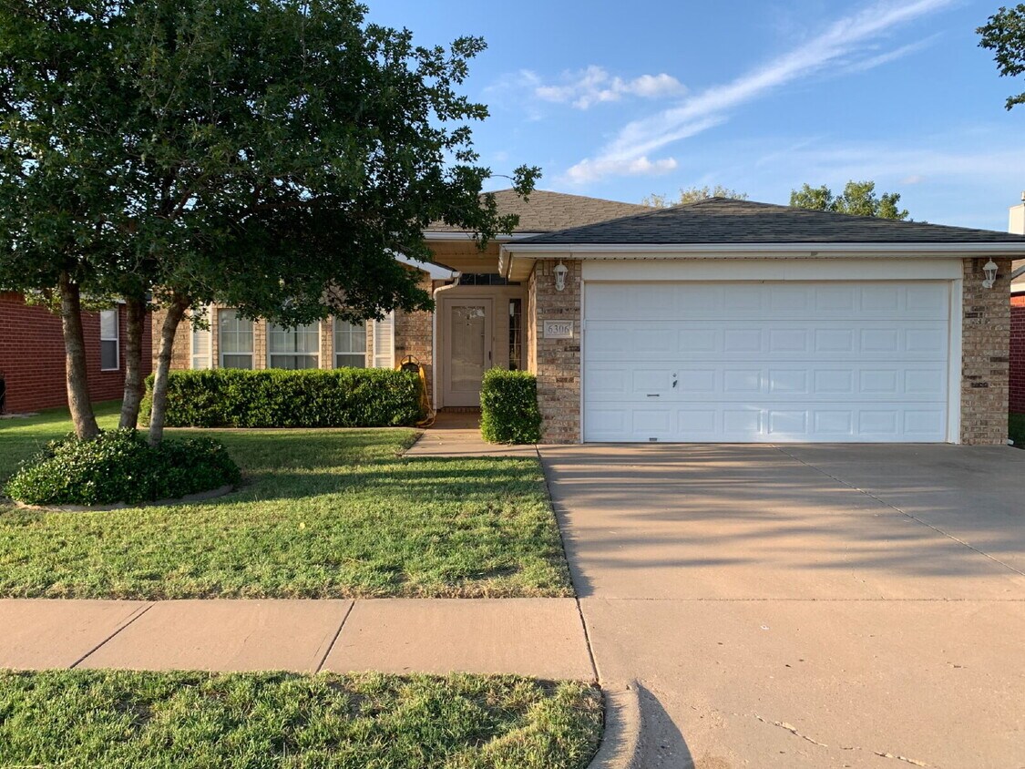 Foto principal - Beautiful home in Frenship School District