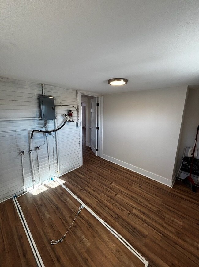 Building Photo - 1938 E 6th St