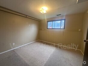 Building Photo - 1095 Monterey Ct