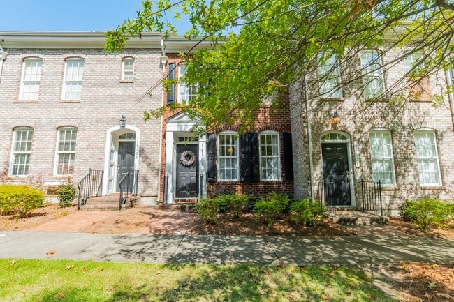 Building Photo - UPGRADES! Two Bedroom Townhouse - Six Mont...