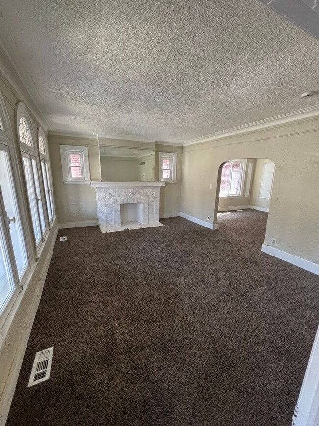 Building Photo - 2669 Glendale Ave