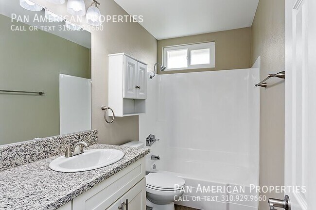 Building Photo - 13919 Coteau Dr