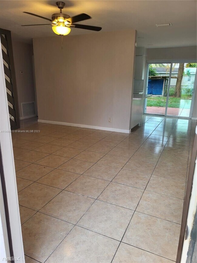 Foto del edificio - 4 br, 2 bath House - 2321 SW 43rd Way
