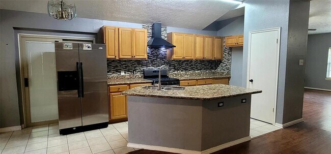 Foto del edificio - 5430 Glade Estates Dr