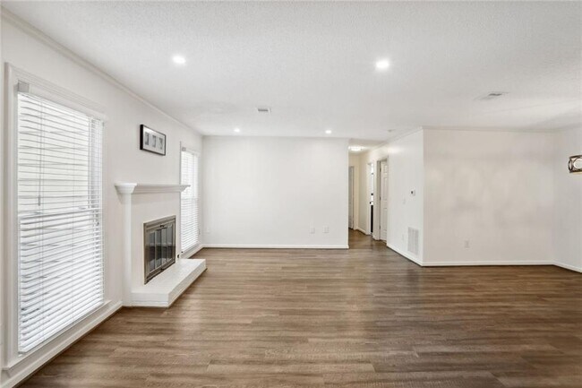 Foto del edificio - 801 Abingdon Way NE