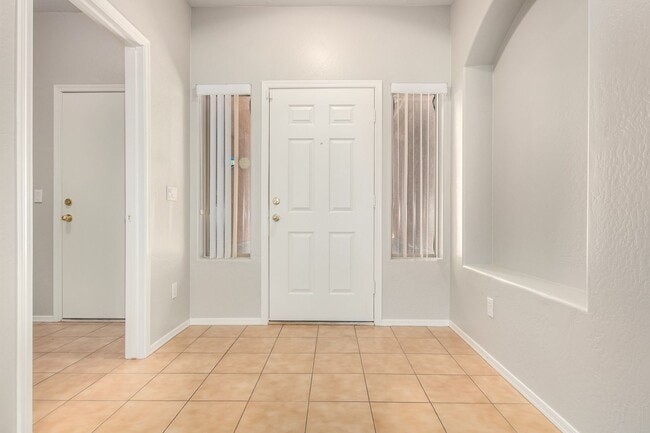 Foto del edificio - Awesome 3 bedroom / 2 bath in Cordova Estates - 83rd Ave & Buckeye Rd