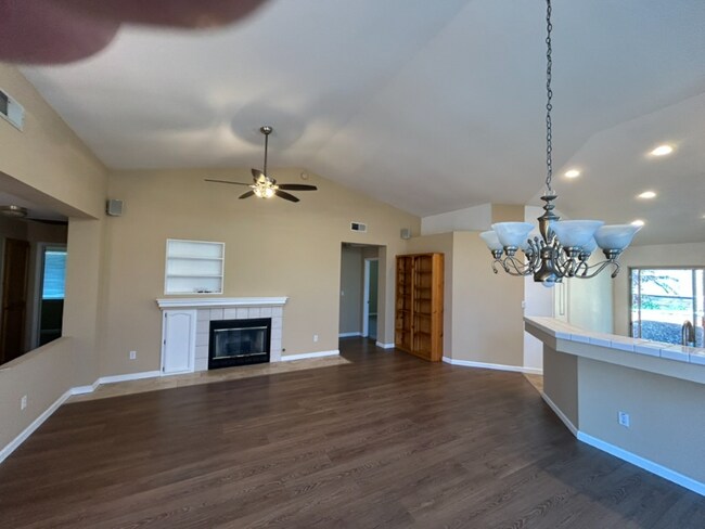 Foto del edificio - 8464 Banyon Tree Ct