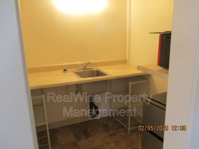 Foto del edificio - 707 NE 6th St