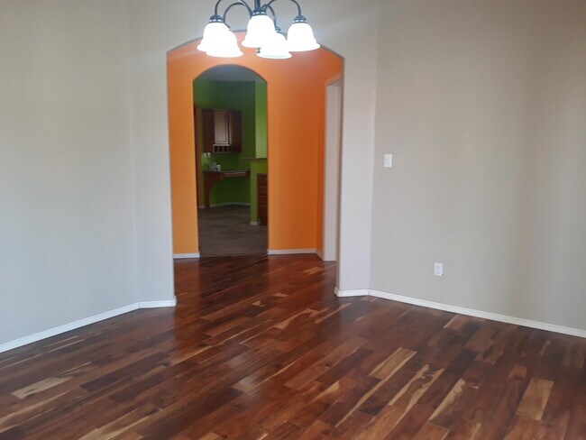 Foto del edificio - 9219 Cinder Pl NW