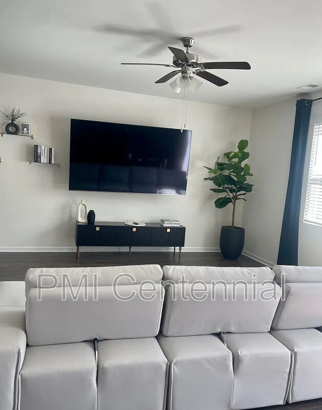 Foto del edificio - 192 Hampton Cir