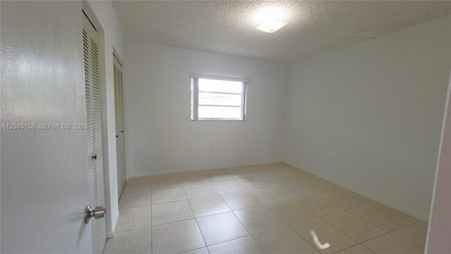 Building Photo - 3519 SW 17th Ter