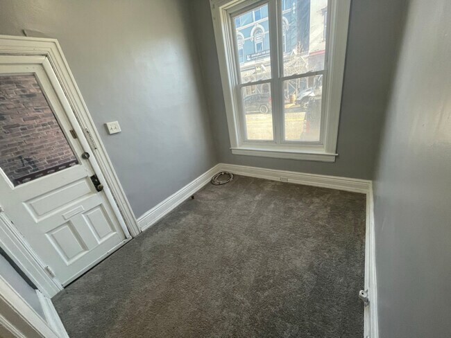 Building Photo - 176 Remsen St