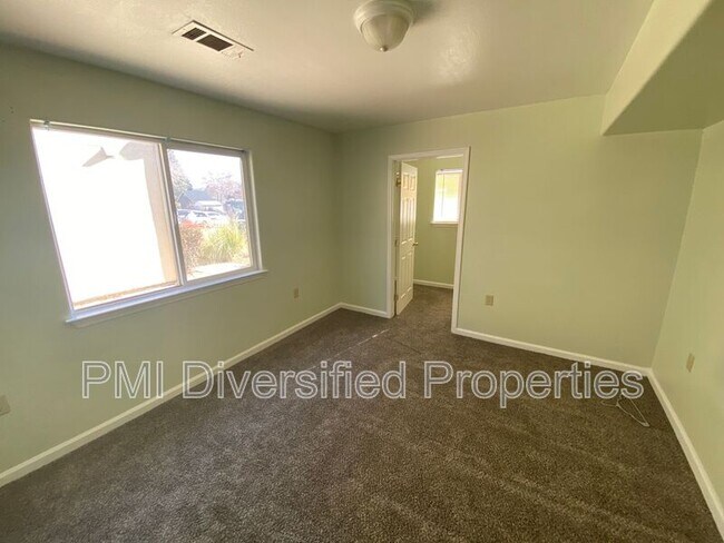 Building Photo - 965 Prater Way