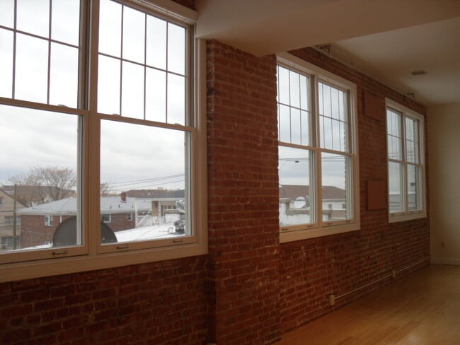 Building Photo - 6812 Polk St