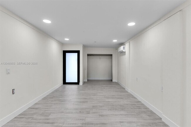 Foto del edificio - 725 SW 1st Ave