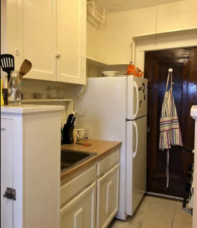 Foto del edificio - 1949 Commonwealth Ave