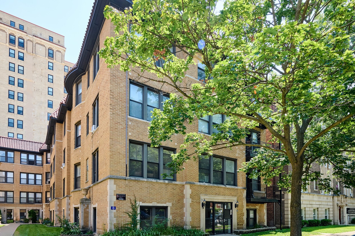 Foto principal - 5459 S Everett Ave