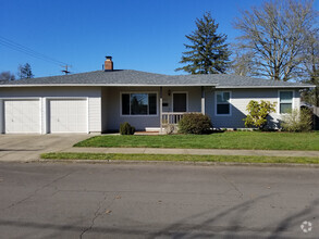 Building Photo - 2835 NW Greeley Ave
