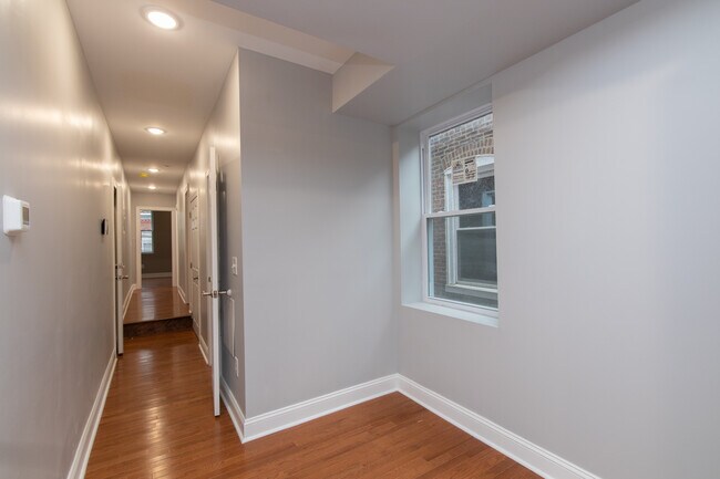 Building Photo - 1021 W Dauphin St