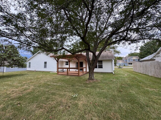 Building Photo - 2120 Limerick Ln