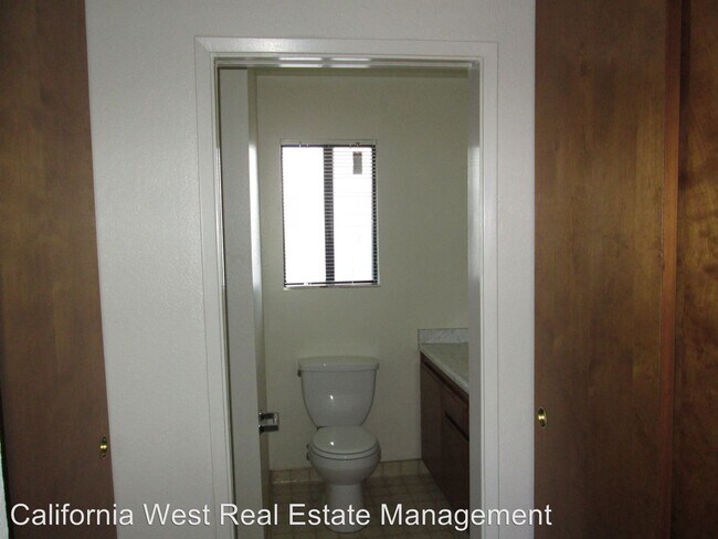 Building Photo - 755 Santa Rosa St