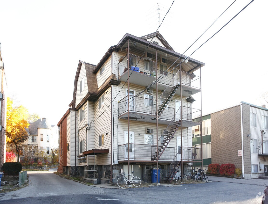 Foto del edificio - 522-524 Packard St