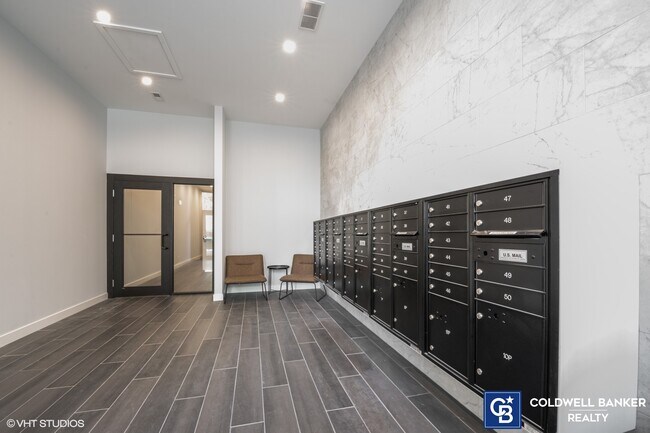 Foto del edificio - 2405 W Hutchinson St