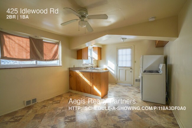 Building Photo - 425 Idlewood Rd