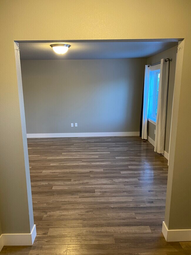 Building Photo - 5550 Sacagawea Dr