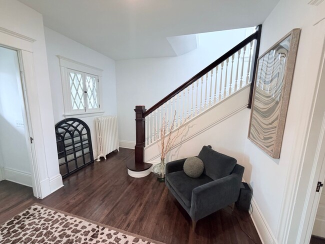 Foto del edificio - Gorgeous 3 Bedroom with Modern Upgrades!!