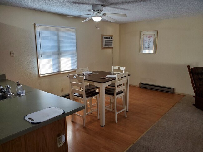 Foto del edificio - 990 N 18th St