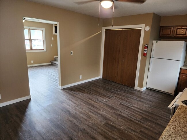 Building Photo - 613 Cedar St