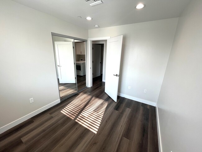 Foto del edificio - 14703 Saticoy St