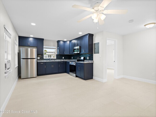 Foto del edificio - 101 Deland Ave