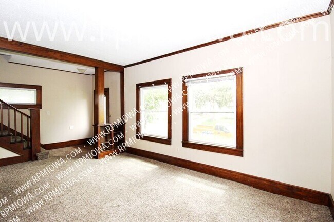 Foto del edificio - 1004 E Sheridan Ave