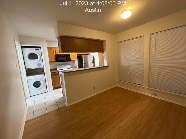 Foto del edificio - 3115 Helms St