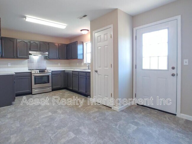 Foto del edificio - 3905 Hillside Terrace Ln