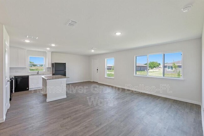 Foto del edificio - 1019 E Jefferson Ave