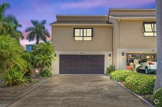 Building Photo - 487 Pinellas Bayway S