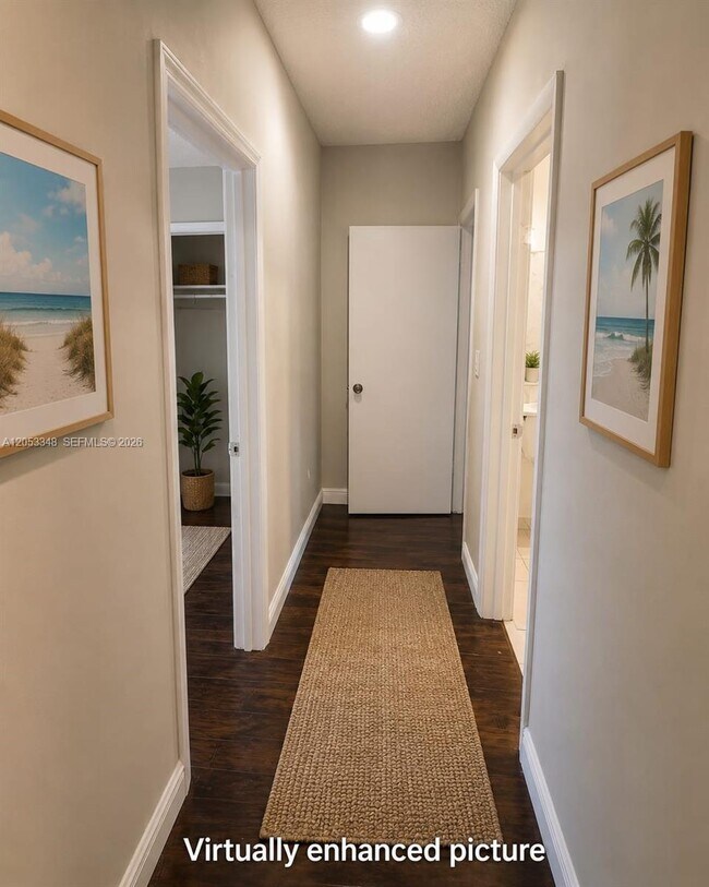 Foto del edificio - 1008 N 18th Ct