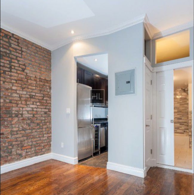 Building Photo - BEDFORD ST.