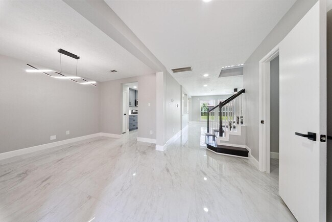 Building Photo - 8311 Sierra Hill Ct