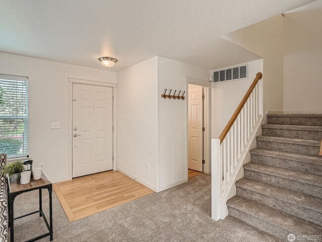 Foto del edificio - 3 Bedroom 2.5 Bath House in Renton