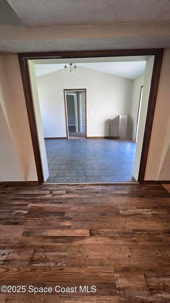Foto del edificio - 6476 Pleasant Ave
